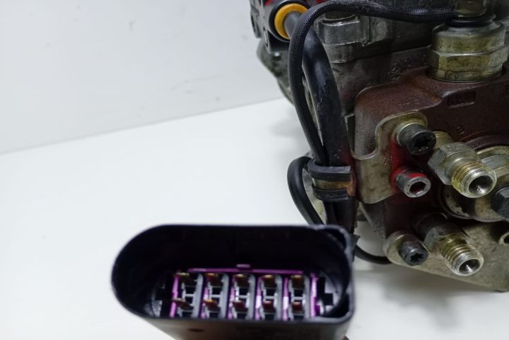 Pompa injectie  1.9 tdi 046040497 Volkswagen VW Golf a 4-a generatie