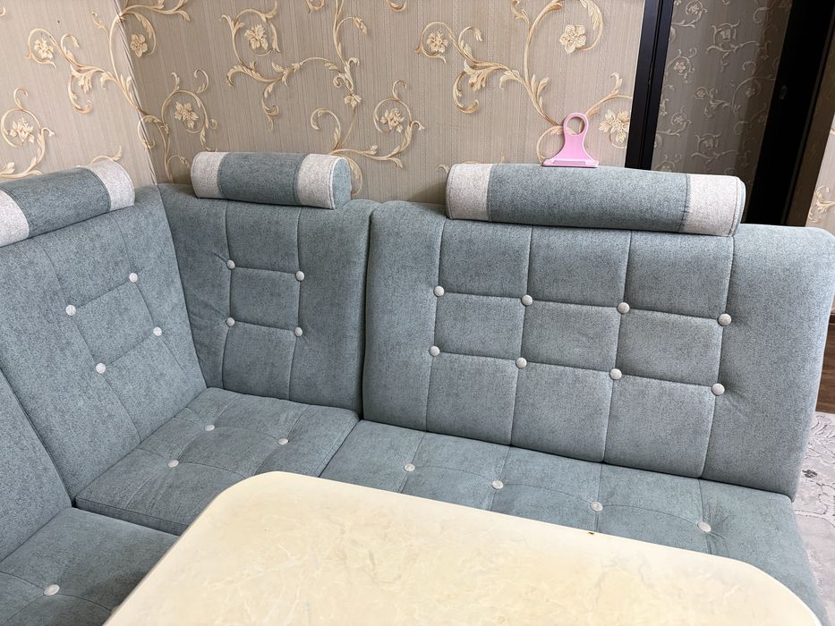 Угловой диван для кухни