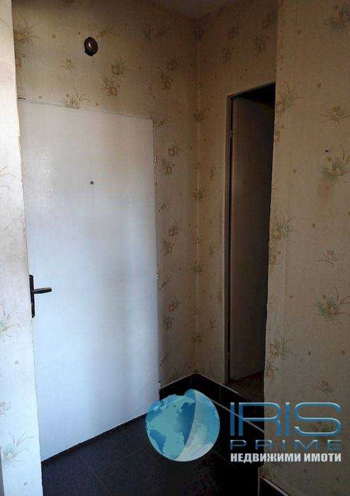 Продава се Едностаен апартамент в Шумен, Център - 42 кв.м за 1154 €/кв.м - Снимка #2