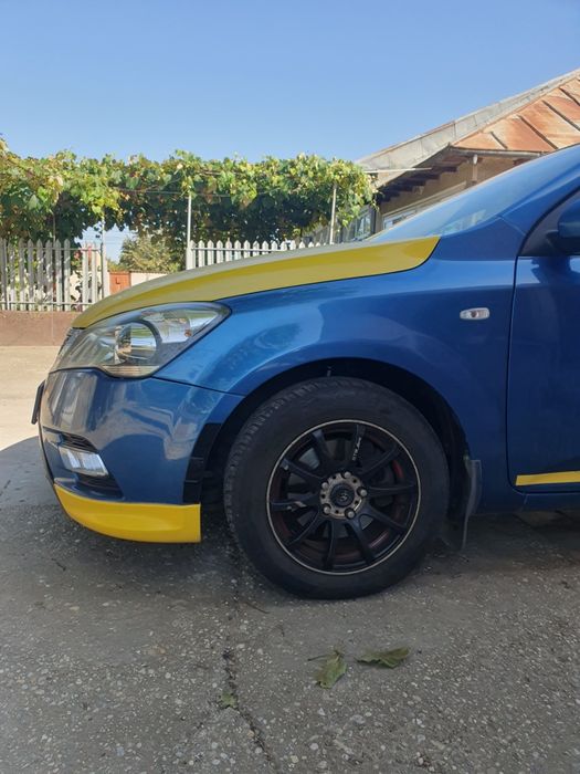 Vând KIA ceed 2010