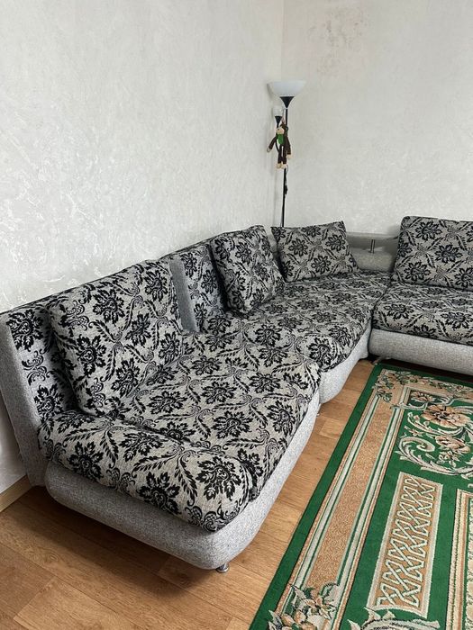 Продам угловой диван + кресло-кровать
