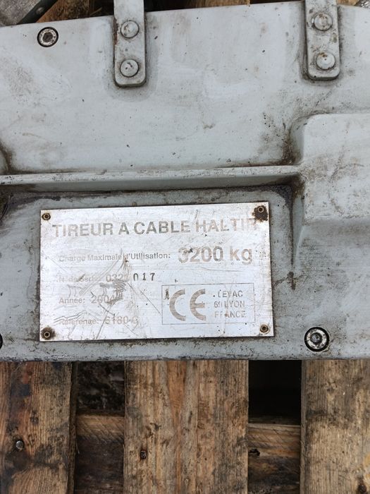 Trifor 3200kg  stare bună