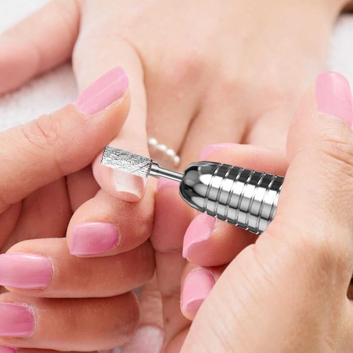 Пила за нокти акумулаторна комплект с аксесоари DMJ140