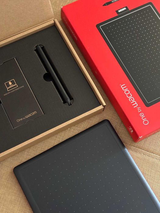Графичен таблет One by Wacom Medium CTL-672