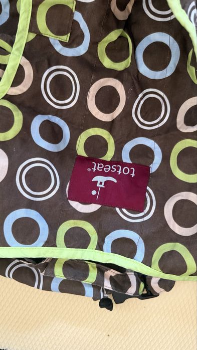 Suport portabil pentru scaun bebe Totseat – compact și practic