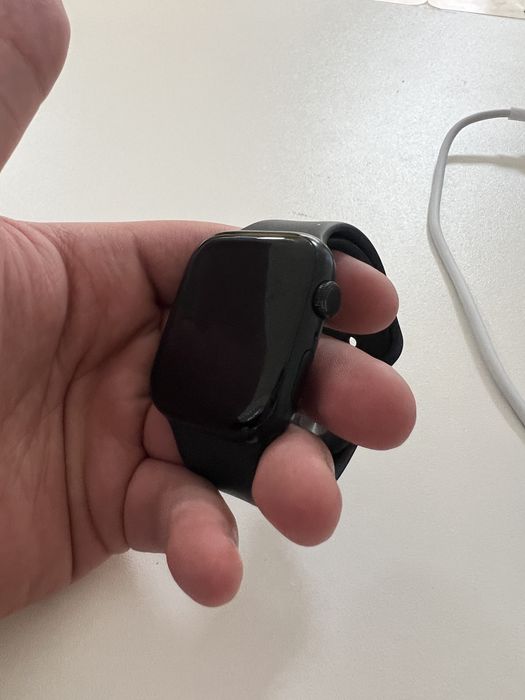 Продам Apple Watch 8 series