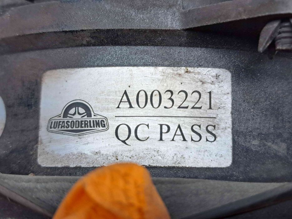 Perna aer stanga spate Mercedes Clasa C (W205) [Fabr 2014-prezent] OEM