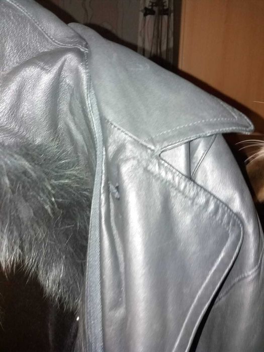 кожаное пальто-плащ,