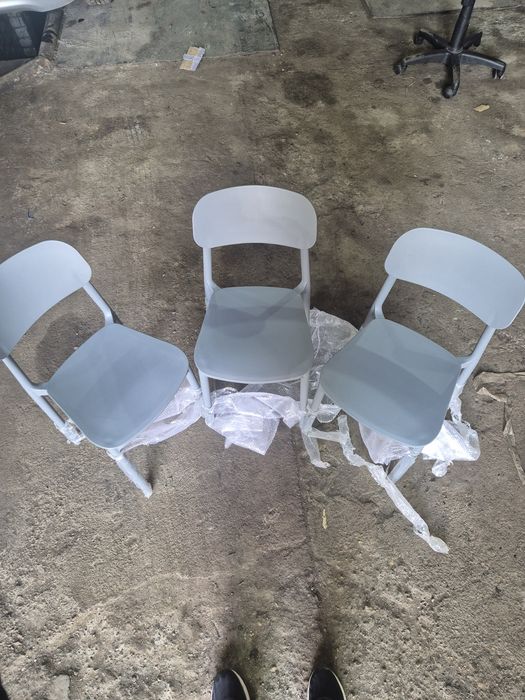 Продам стулья пл.