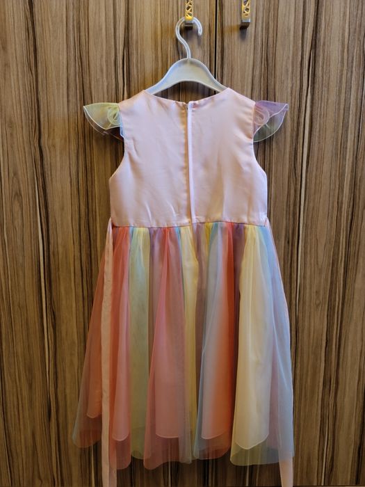 Продам платья детские, нарядные