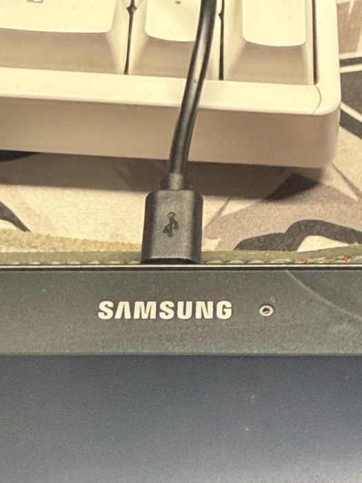 Планшет Samsung Galaxy Tab E в идеальном состоянии