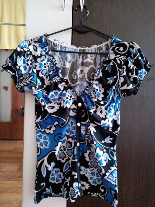 Продам кофты, топы