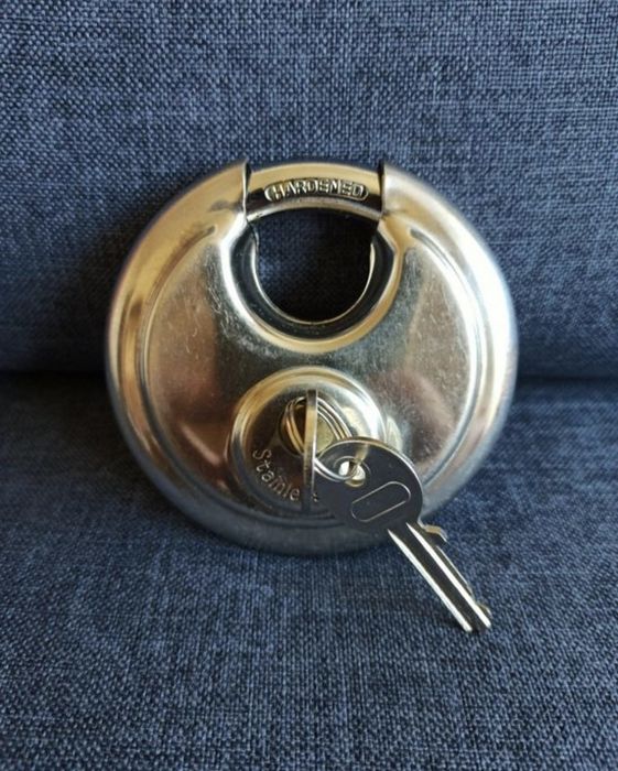 Lacat rotund diametru 8cm