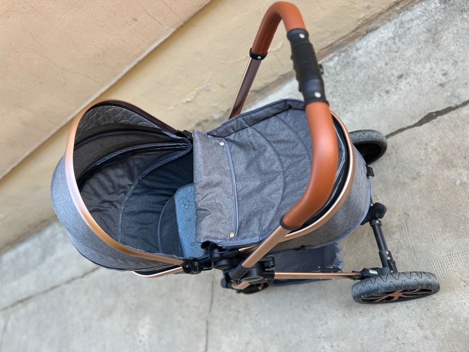 Vând cărucior 3 în 1