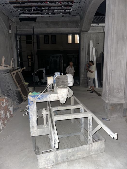 Mramor granit tosh kesadigan stanok sotiladi