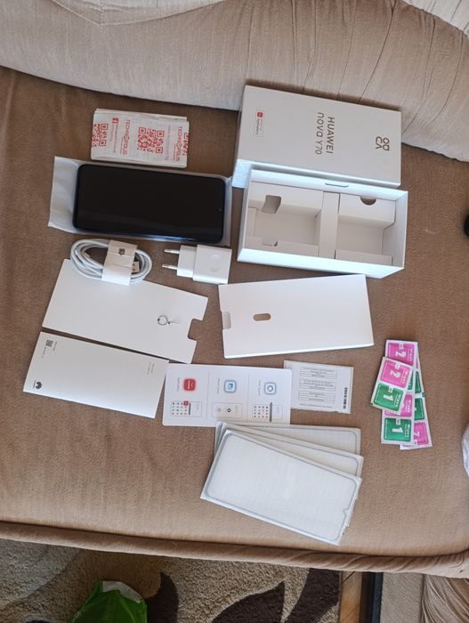 Huawei Nova Y70 - Crystal Blue