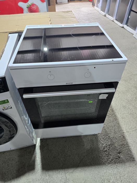 Готварска печка Горене/Gorenje EIT6151WPD. 71 литра индукция