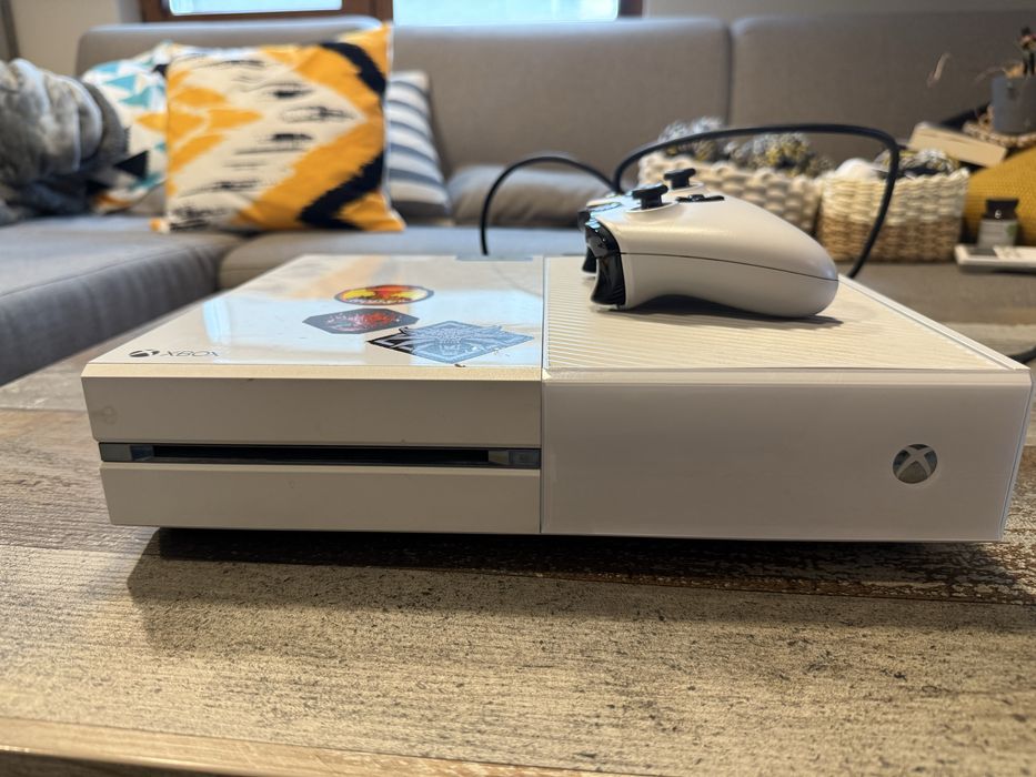 Xbox One - 500 GB, с оригинален контролер