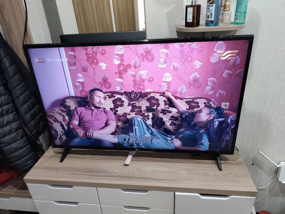 Телевизор LG Смарт 108 см диагональ