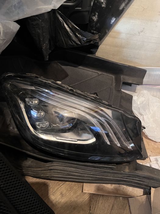 Фар  222мерса