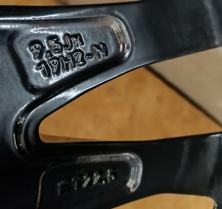 Оригинални джанти спорт пакет  гуми зимни 19 цола Mercedes GT W290