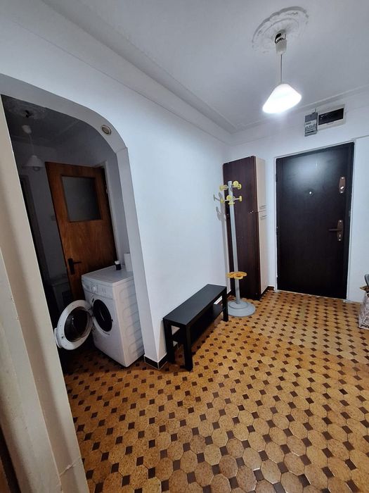 Inchiriere apartament cu 3 camere sector 4