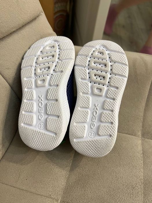 Продам кроссовки Geox  размер 23