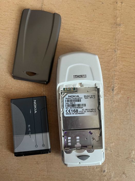 Телефон Nokia 6100