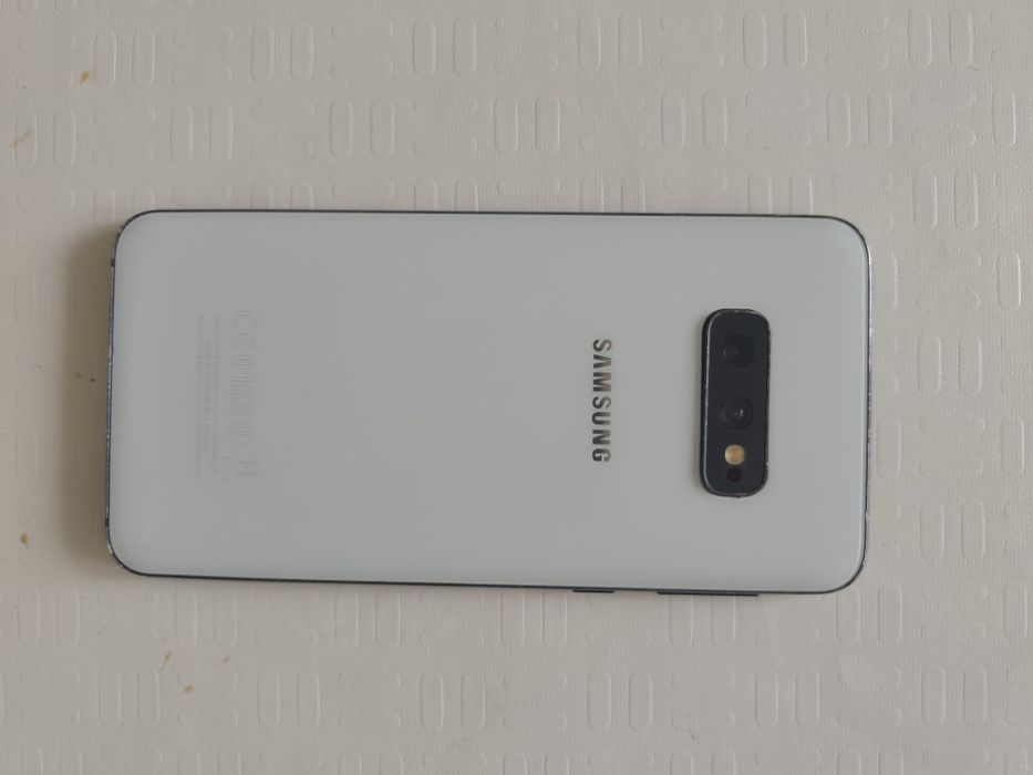 Продам Самсунг с10е