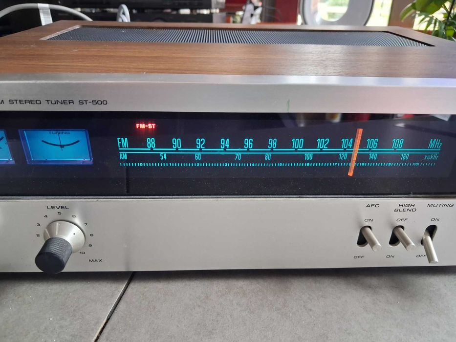 Toshiba ST-500 tuner