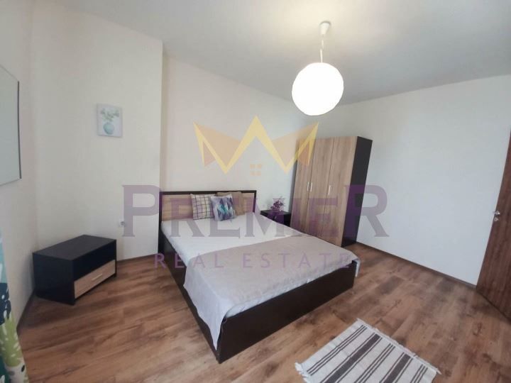 Дава се под наем Двустаен апартамент в Варна, Център - 48 кв.м за 408 € - Снимка #2