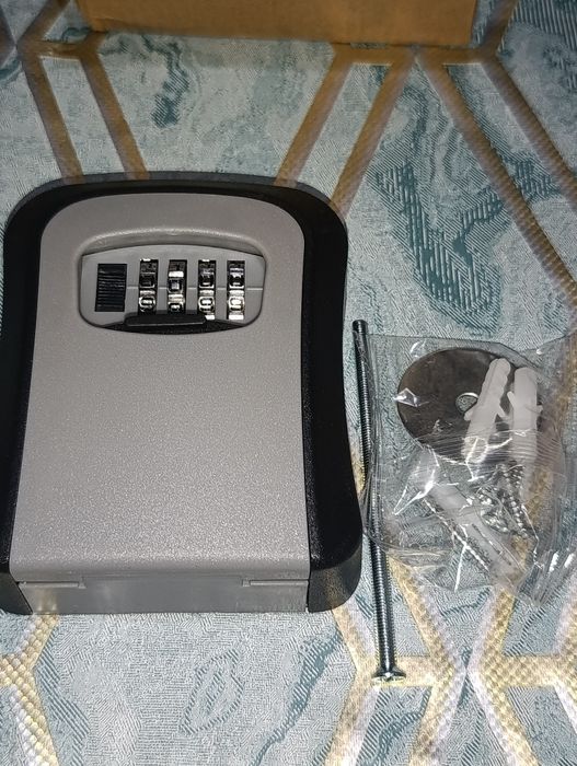 Продаётся Сейф для хранения ключей