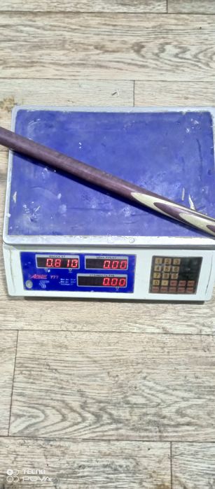 Кий бильярдный в хорошем состоянии. Иностранного производства.