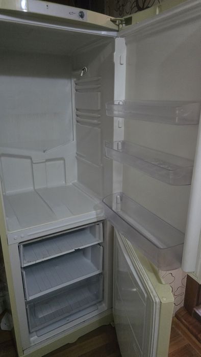 Холодильник Аристон