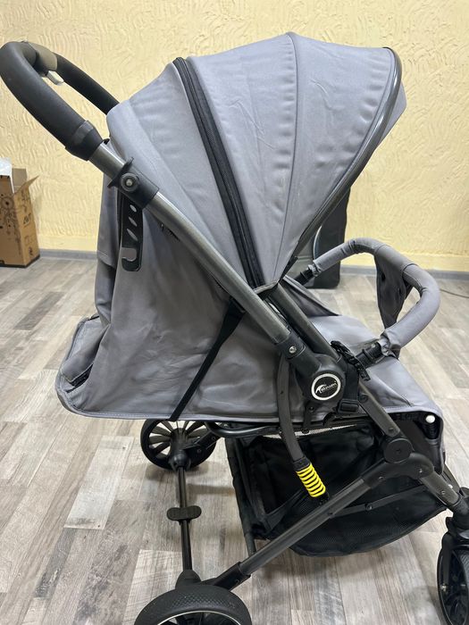 Детская коляска легкая в машину помещается отличное состояние