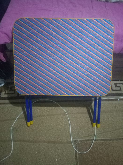 Продам детскую парту