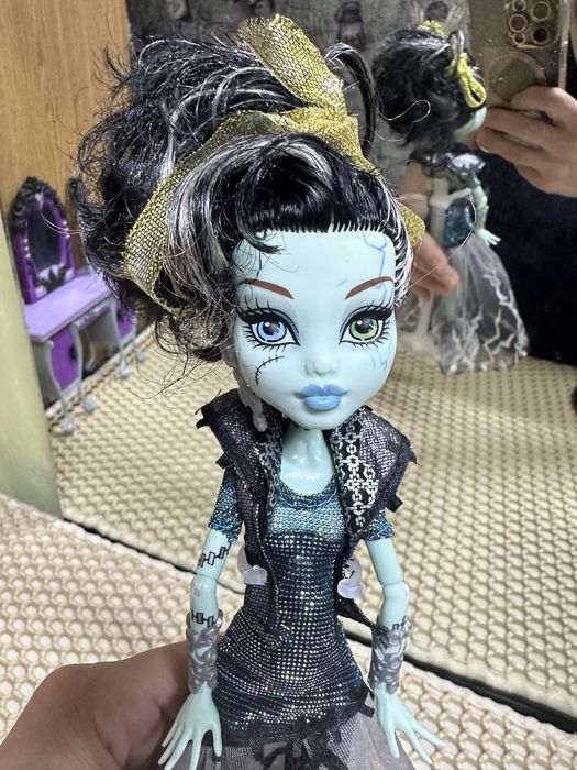 Продам куплу монстр  хай!