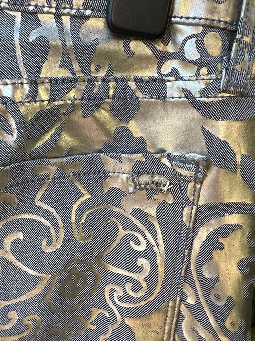 Juicy Couture 
Дънки