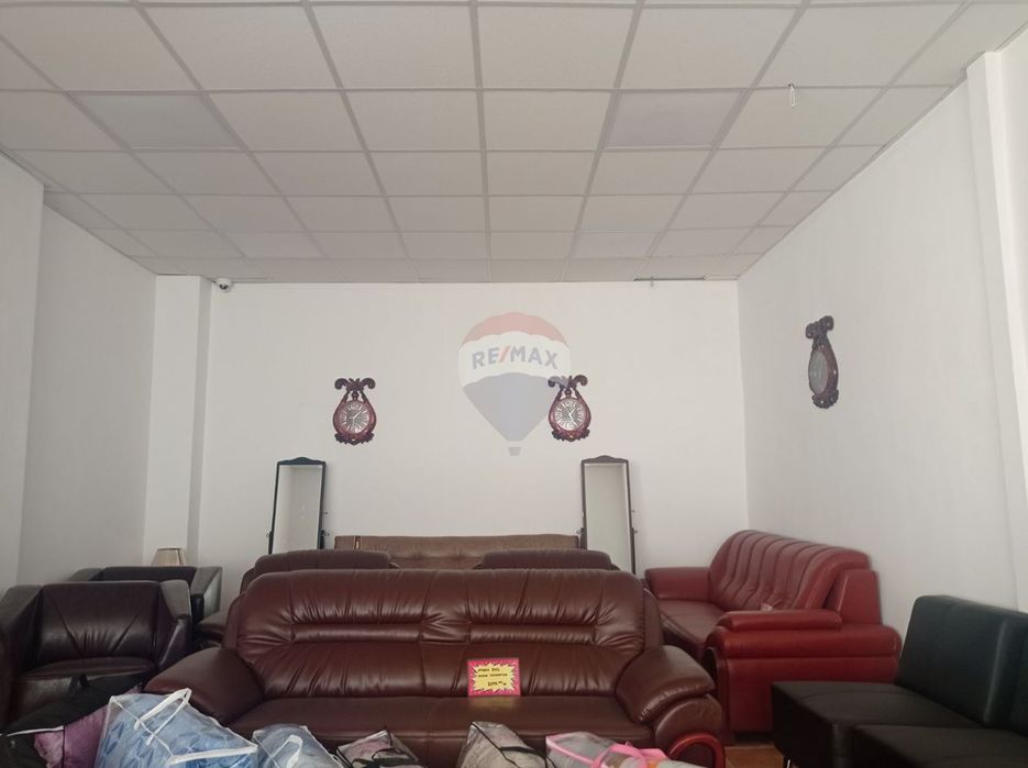 Продава се Магазин в Каварна - 551 кв.м за 725 €/кв.м - Снимка #4