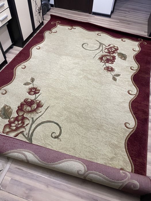 Ковер 2х3 в хорошем состоянии