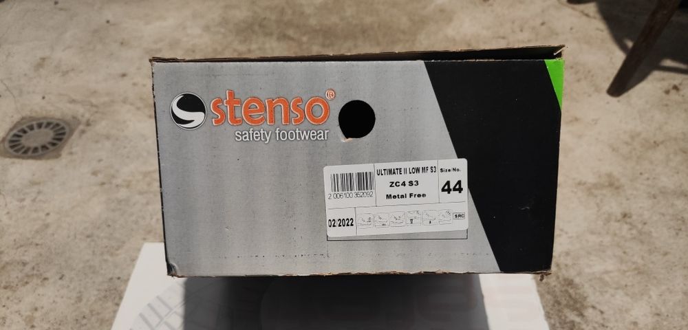 Работни обувки с метално бомбе