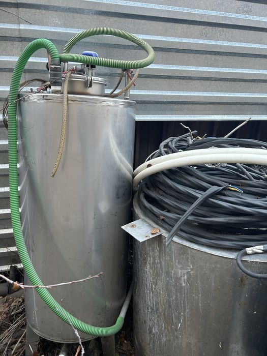 Промышленный бак