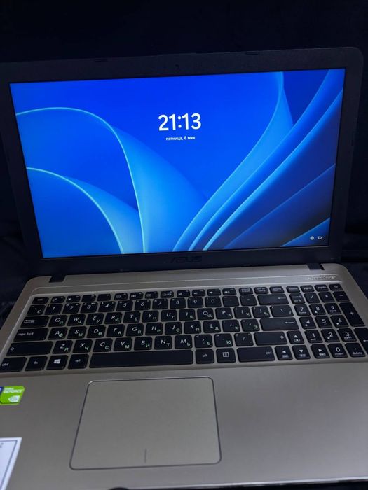 Ноутбук ASUS  Core i3-8130U