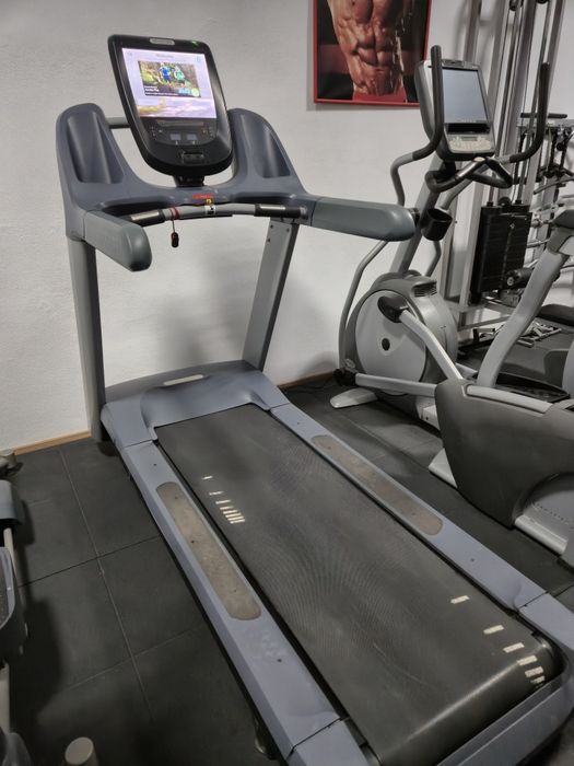 Bandă de alergare profesională Precor P82 !!!