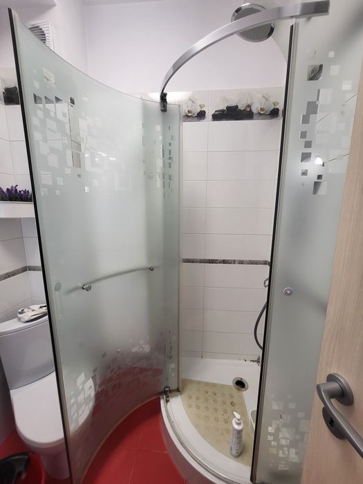 Cabina dus din sticla