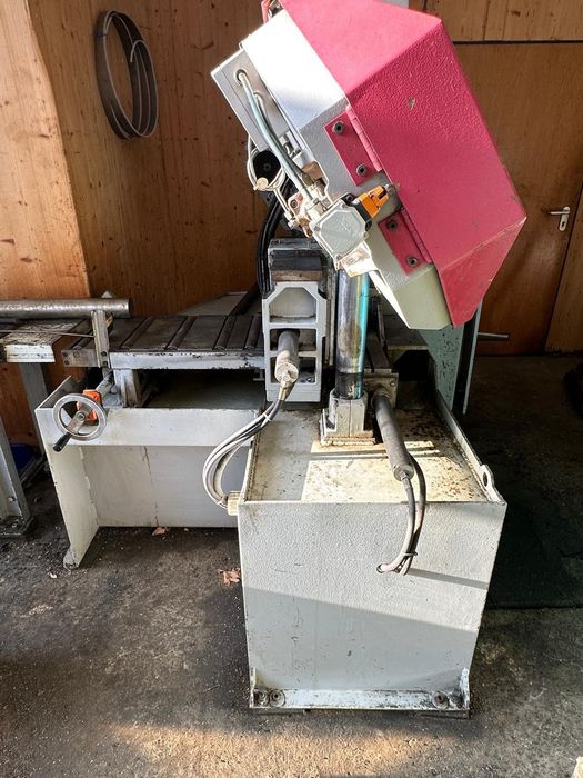 BEHRINGER HBP 263 A – Fierăstrău automat cu bandă CNC