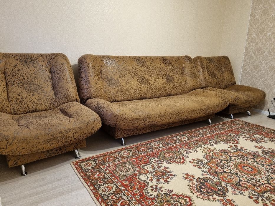 Диван и 2 кресла (3+1+1)