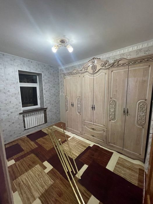 Квартира продаётся 3 комнот 1 етаж дом 3 етажка