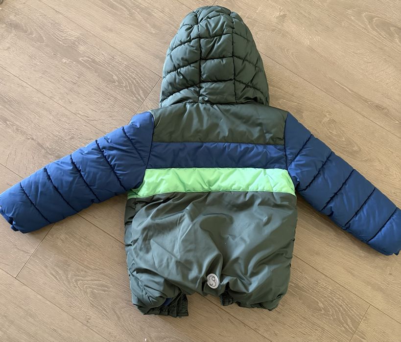 Geaca cu glugă S.Oliver marime 110 cm