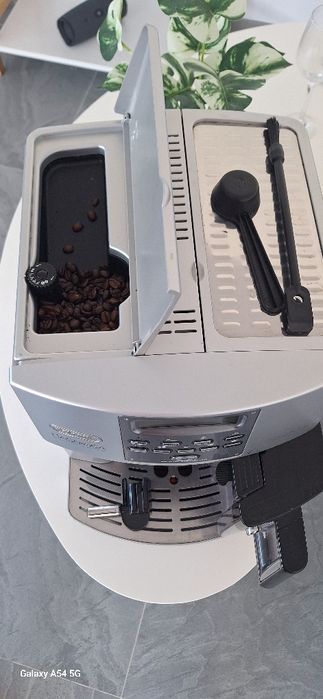 Espressor Delonghi ESAM3500S, 1350W, 1.8L, Rasnita, 13 setari, LCD,